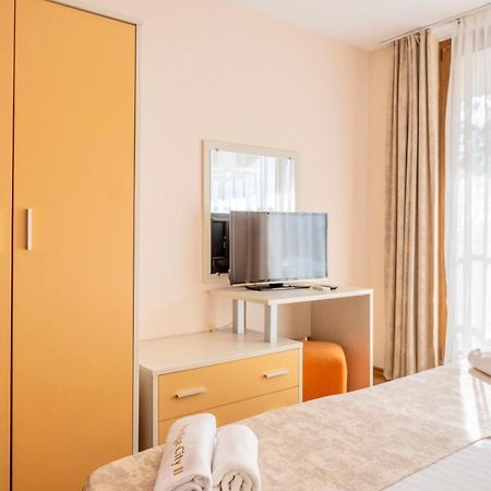 Aparthotel Hotel Prestige City II プリモルスコ エクステリア 写真